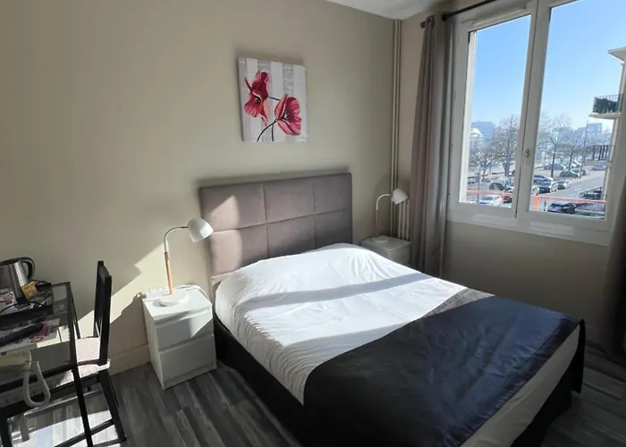 Hotel De L\'Univers
